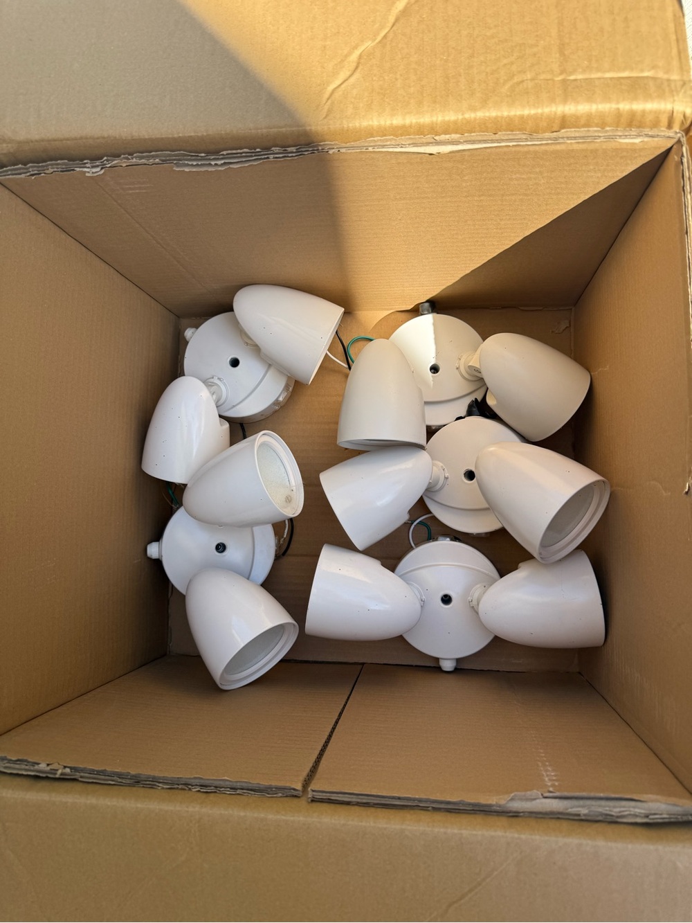 Dusk to Dawn Sensor White Exterior Outdoor 
White motion sensor floor lights